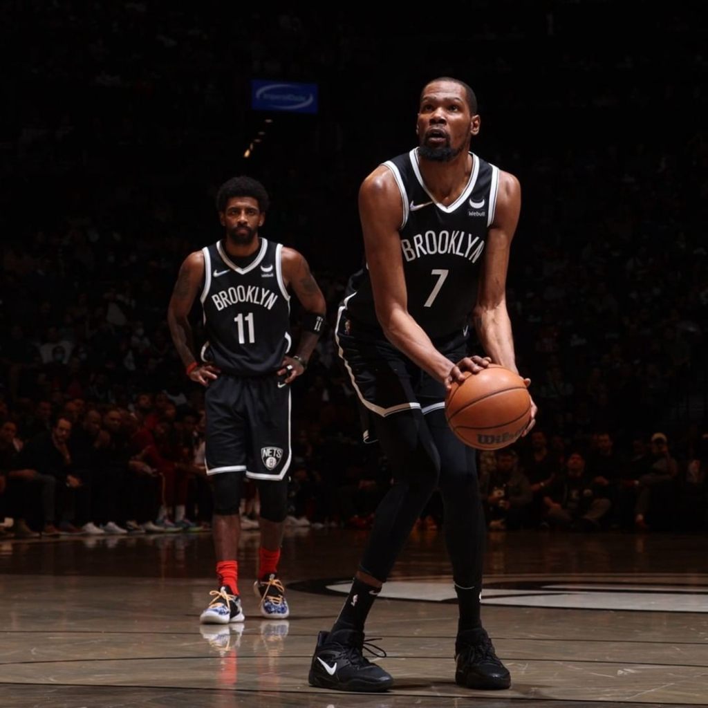 Nike,KD 15,DC1975-001  杜兰特上脚全新 KD15！「黑武士」配色还挺帅！