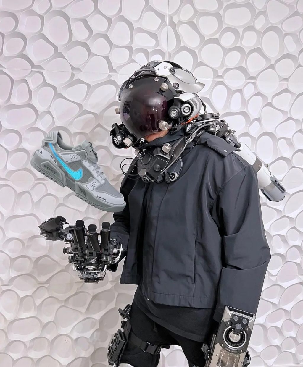 Nike,RTFKT  Nike 首款 NFT 帽衫！「隐藏玩法」可太帅了！