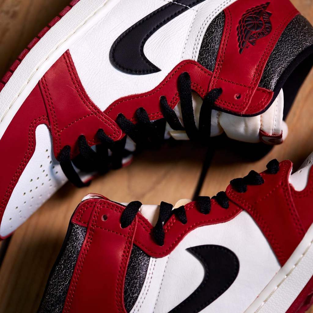 Air Jordan 1 High 'Chicago Reimagined' DZ5485-612 Lateral