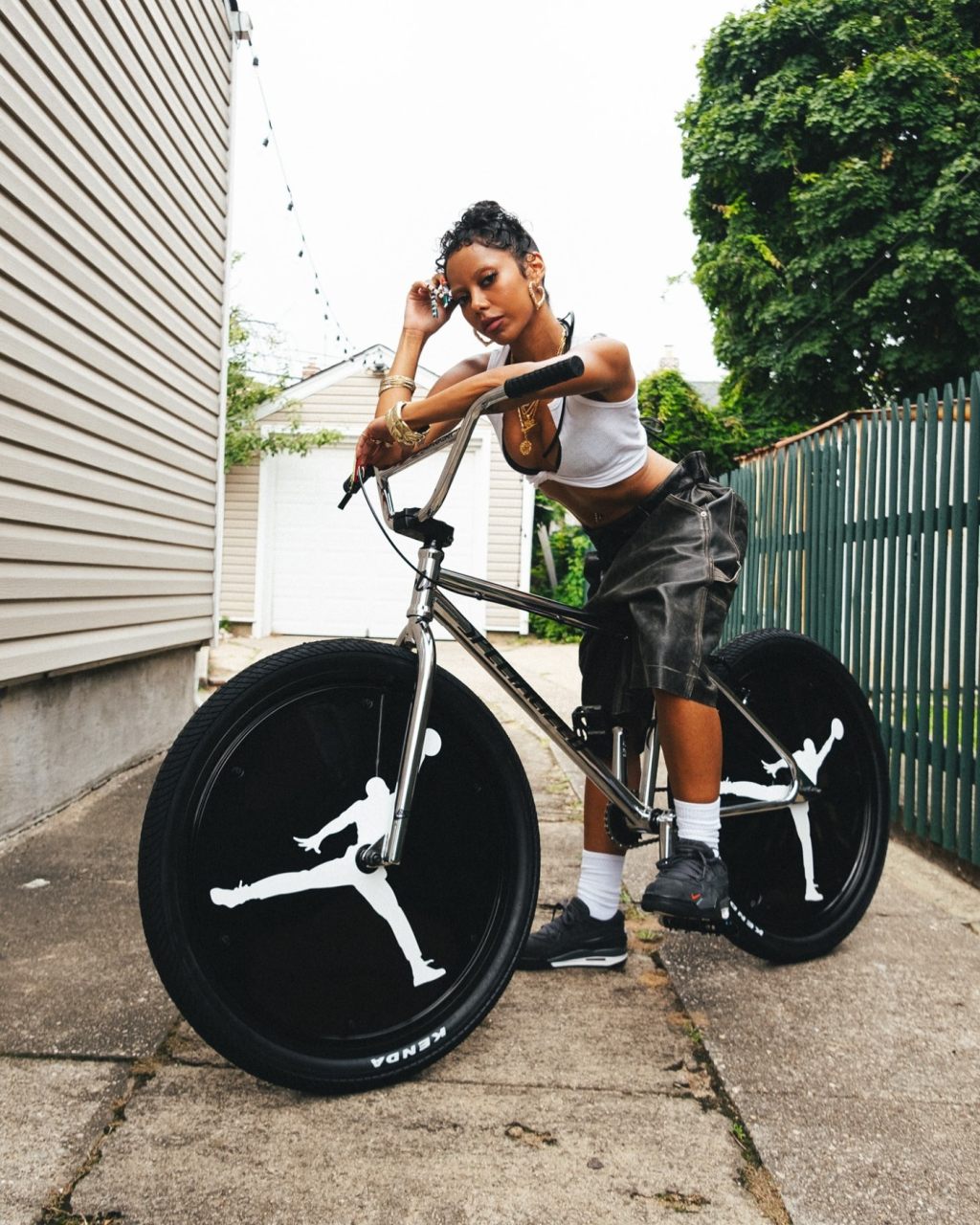 HF4334-004, Driveway Grey, Air J First time seeing it! The 