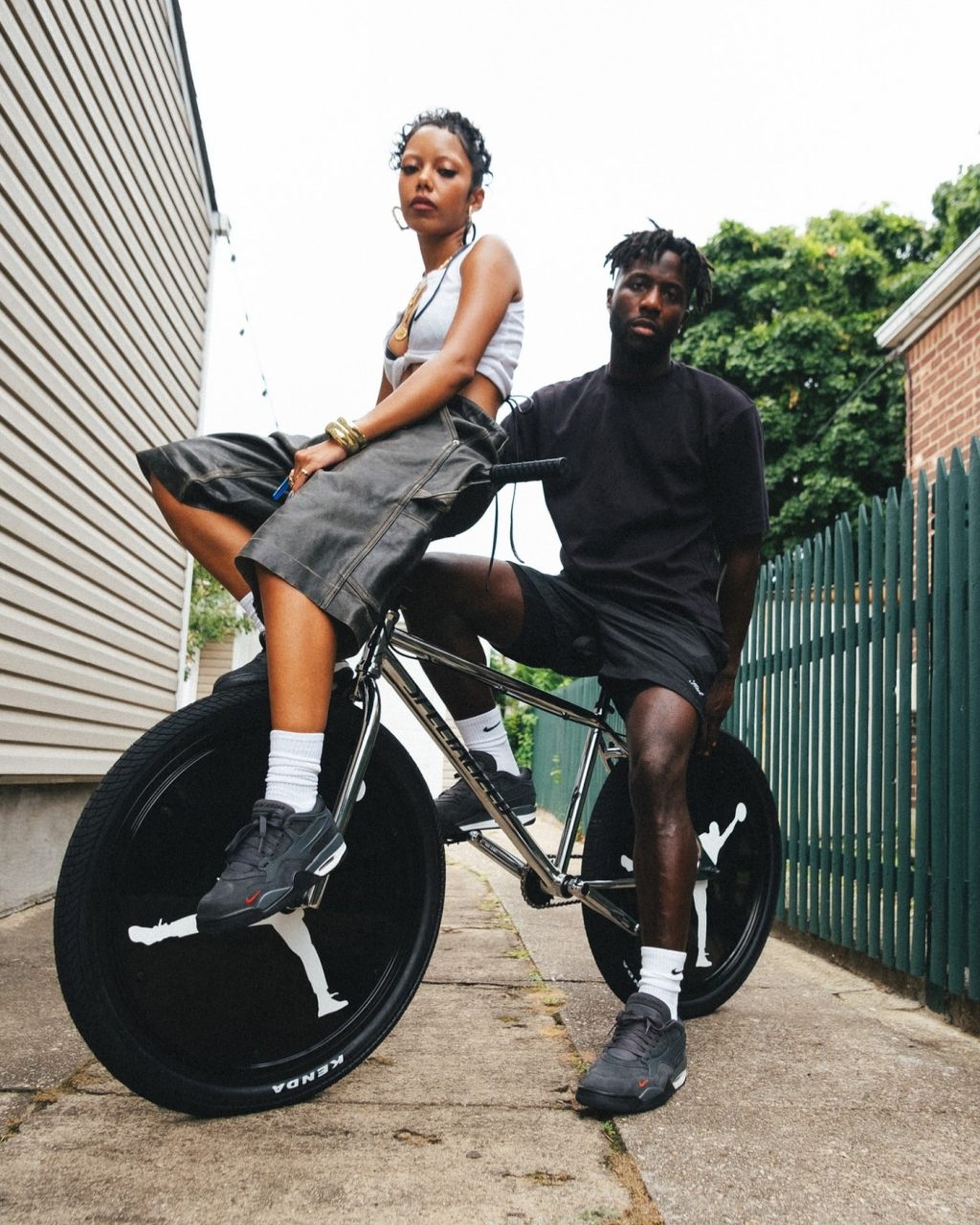 HF4334-004, Driveway Grey, Air J First time seeing it! The 